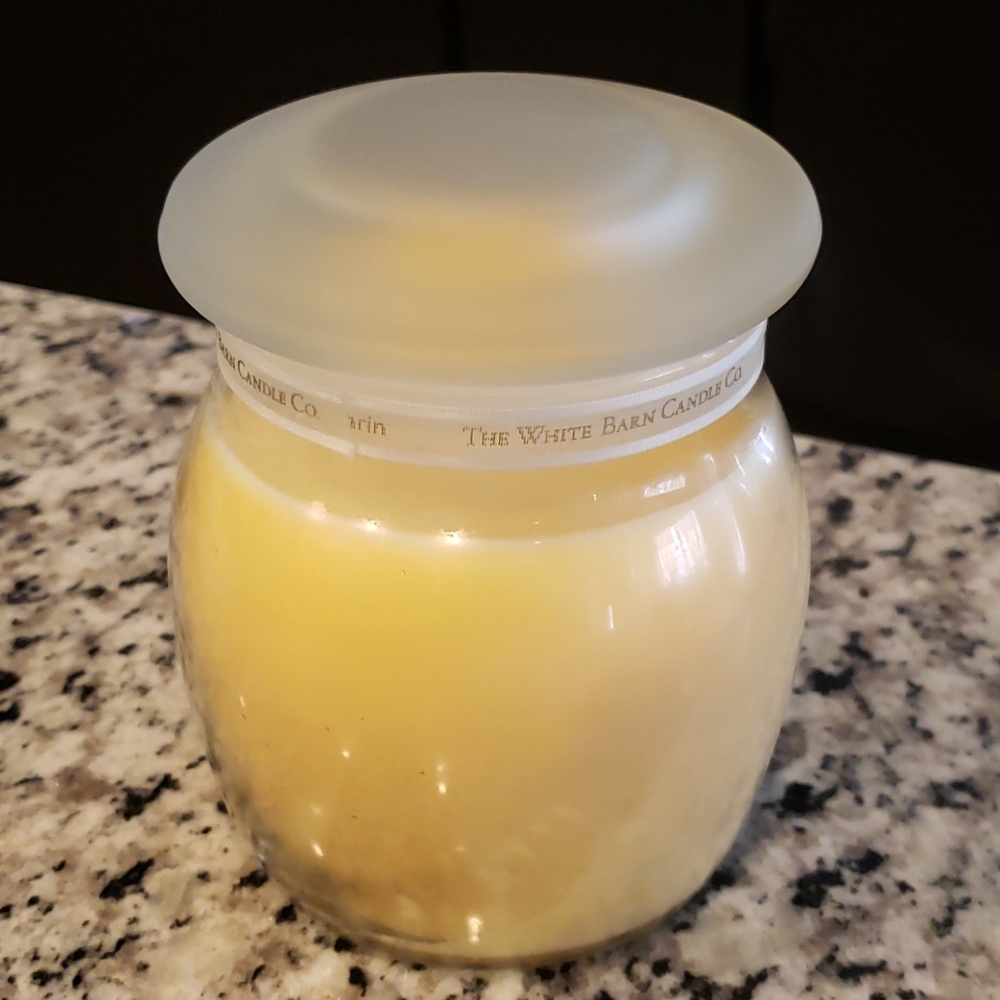 The White Barn Real Essence Mango Mandarin Candle